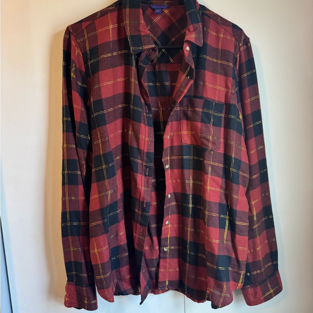 Y2K Aeropostale Red and Black Plaid Shirt with Gold Accent